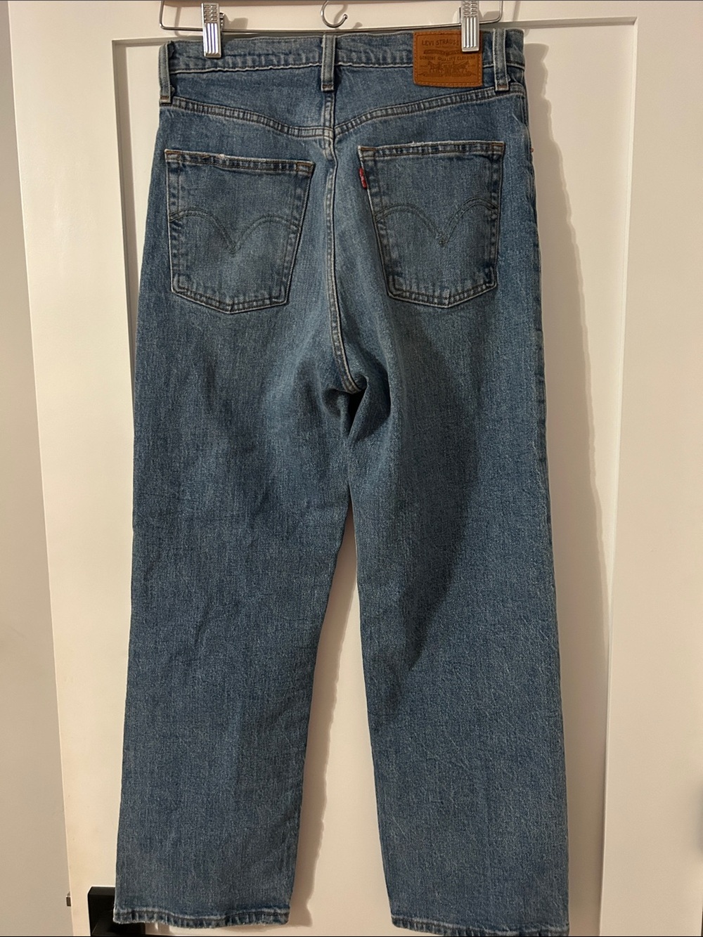 Levi’s Ribcage Straight Distressed Jeans - Picture 5 of 5
